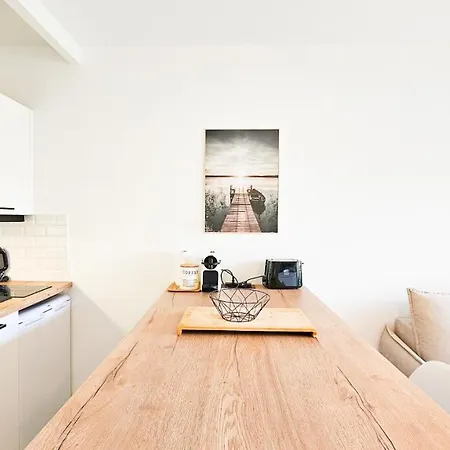 Cosy Studio Swimming Pool & Terrace