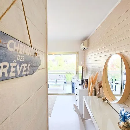 Cosy Studio Swimming Pool & Terrace Apartman *